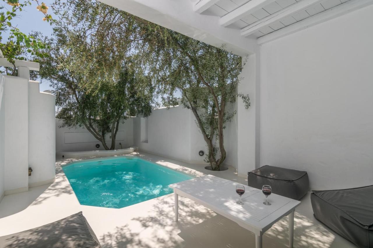 Thalassitra Private Pool Suites Adamantas  Exteriér fotografie